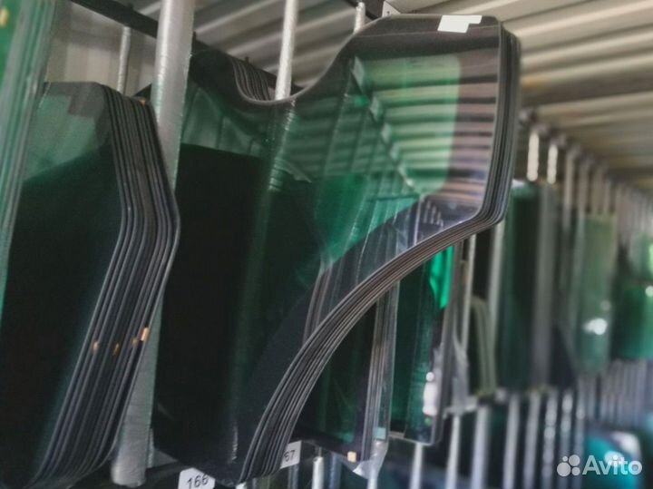 Стекло боковое заднее левое Bomag