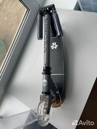 Детский двухколесный самокат Happy Baby neonix