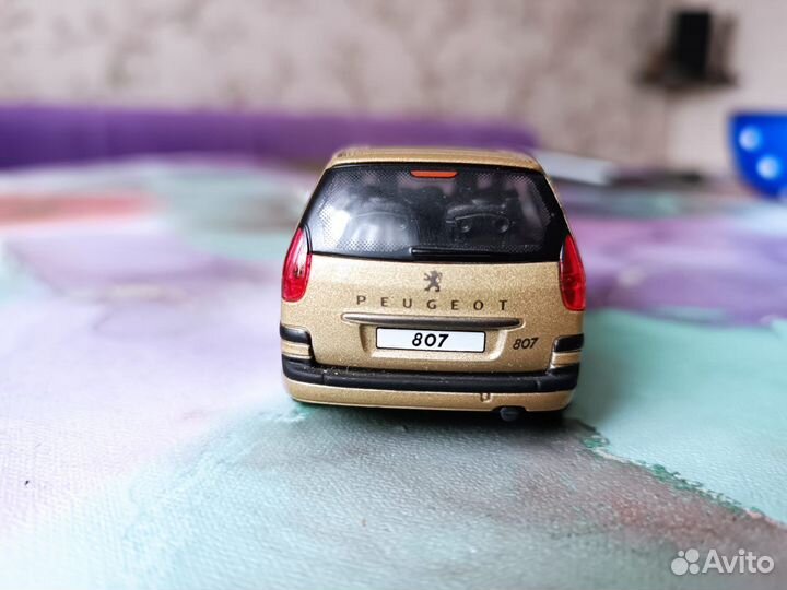 Модель Пежо 807 масштаб 1:43