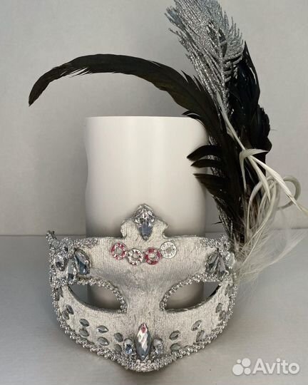 Маска маскарадная