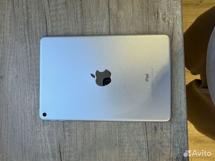 iPad mini 5 64gb + оригинальный SMART cover