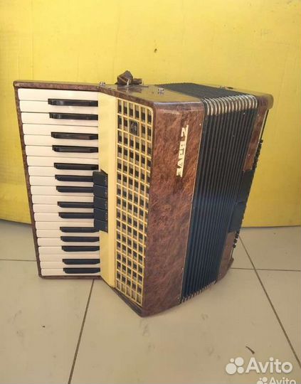 Аккордеон Заря2 4000