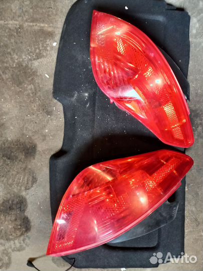 Задние фонари Peugeot 308