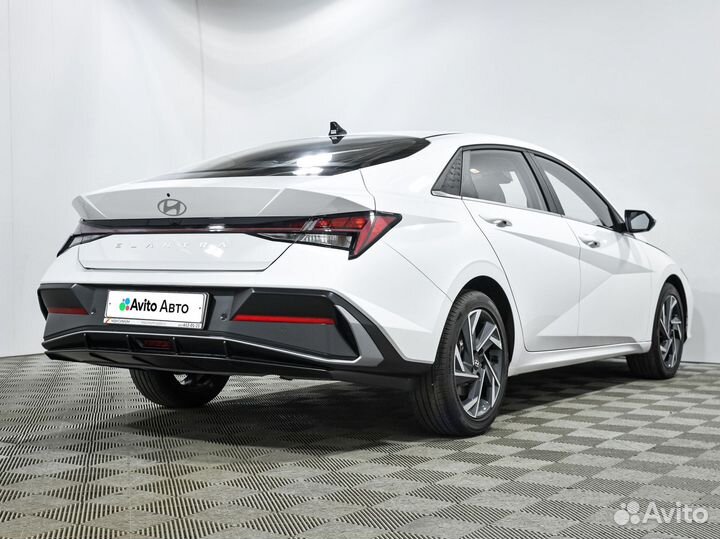 Hyundai Elantra 1.5 CVT, 2024, 124 км