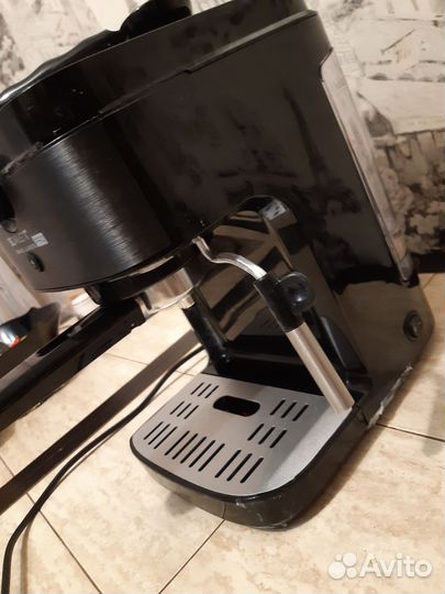 Кофеварка рожкового типа Scarlett SC-CM33015