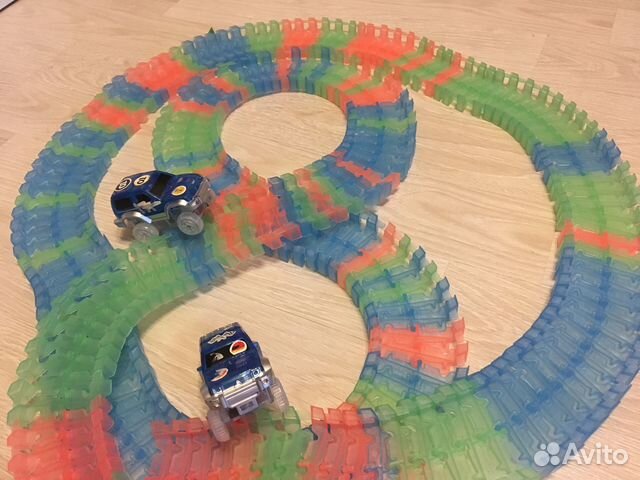 Гибкий трек с машинками