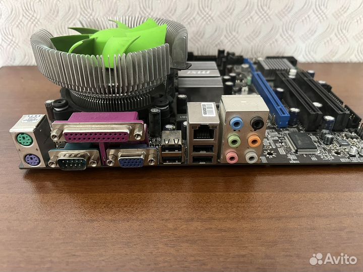 Материнская плата 775