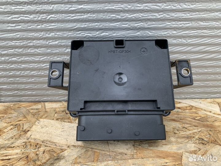 Блок управления стояночным тормозом x166 w176 c117