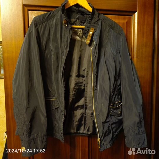 Ветровка женская