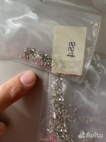 Стразы для ногтей