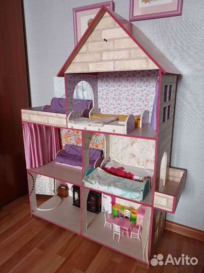 Кукольный домик с мебелью