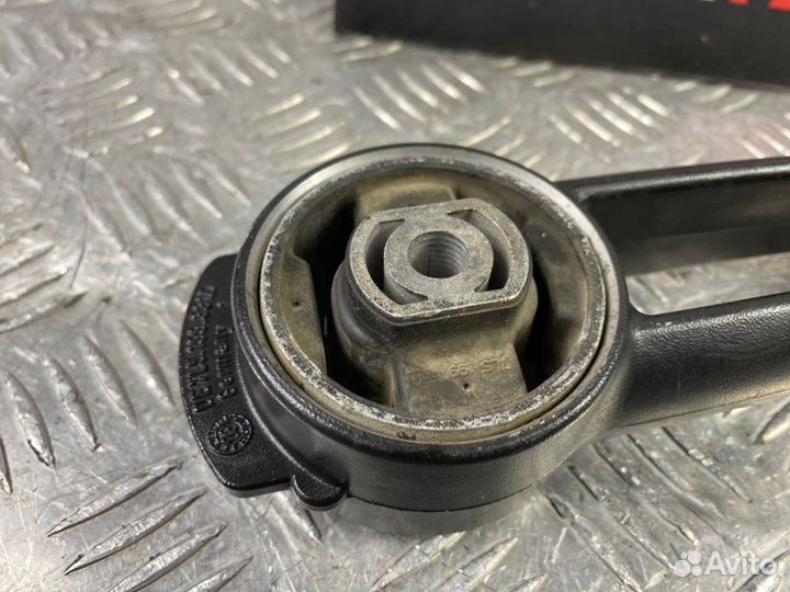 Опора двигателя Porsche Cayenne 957 M48.01