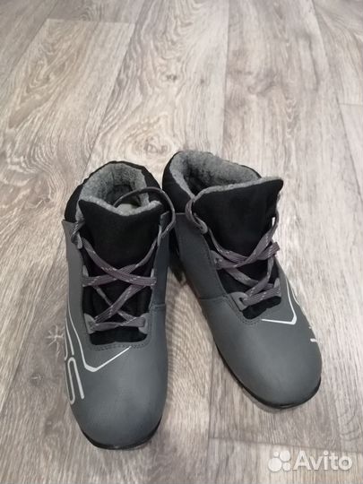 Лыжные ботинки