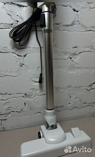 Пылесос вертикальный