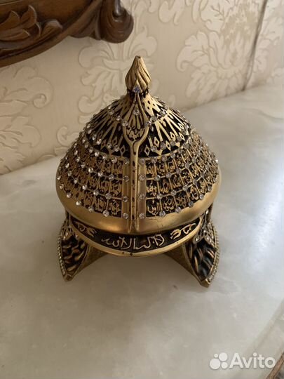 Статуэтка шапка