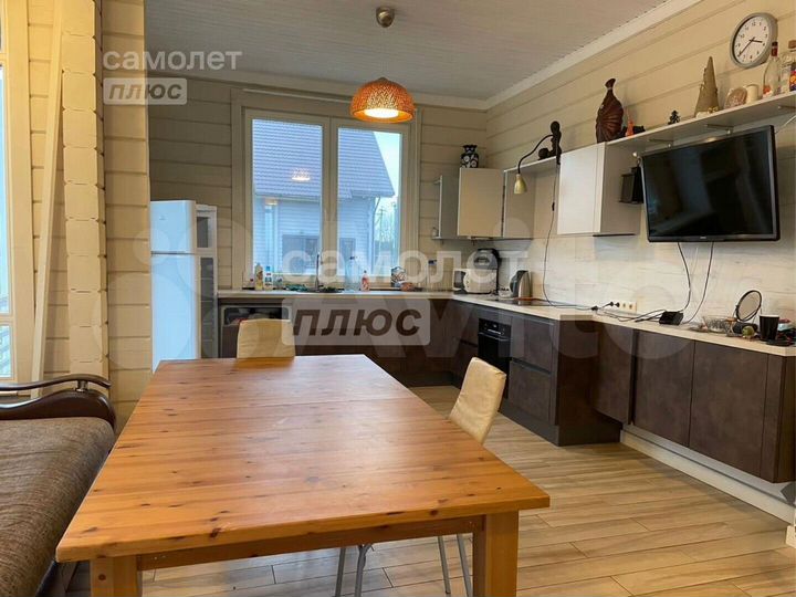 Коттедж 183 м² на участке 9,8 сот.