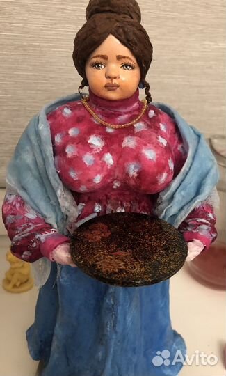 Ватная кукла с блинами и куличом