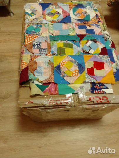 Кусочки старой ткани