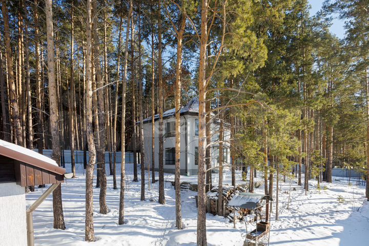 Коттедж 186,3 м² на участке 20 сот.