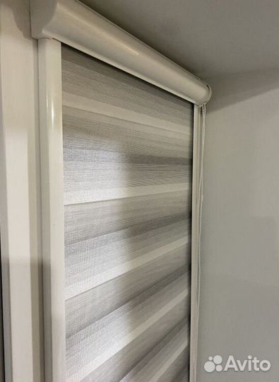 Рулонные шторы зебра в коробе K0646