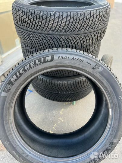 Michelin Pilot Alpin 5 285/45 R22 и 325/40 R22