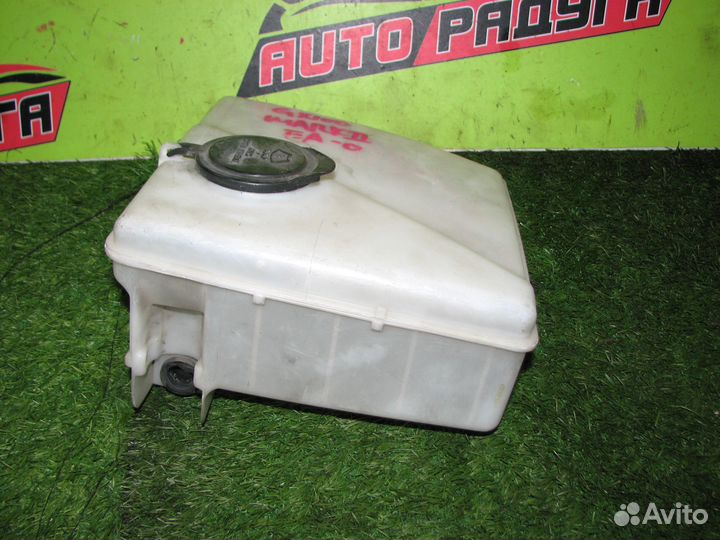 Бачок омывателя toyota GX100,GX105,GX90,JZX100,JZX