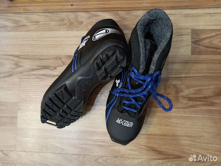 Лыжные ботинки 40 размер новые