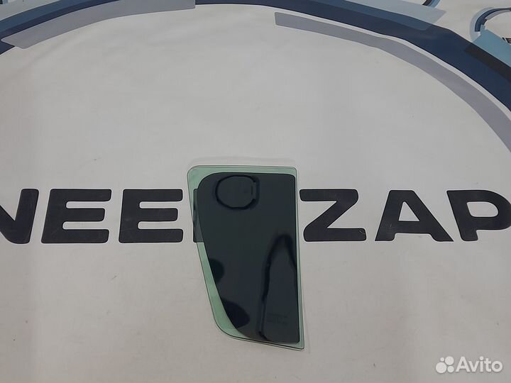 Форточка задней левой двери Renault Sandero 2