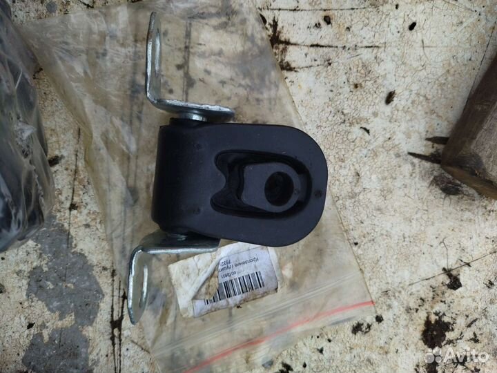 Тормозные колодки на Golf 3 Vento