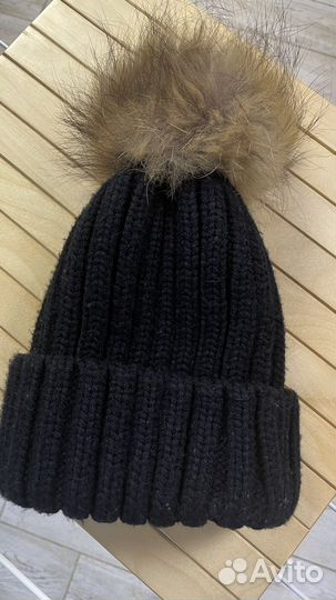 Шапка с натуральным помпоном