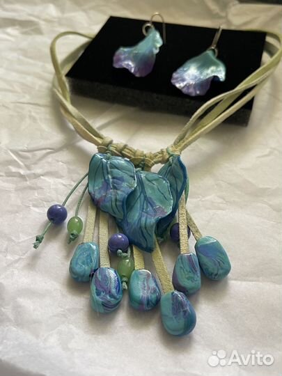 Серьги и ожерелье