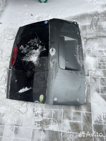 Крышка багажника nissan note e11