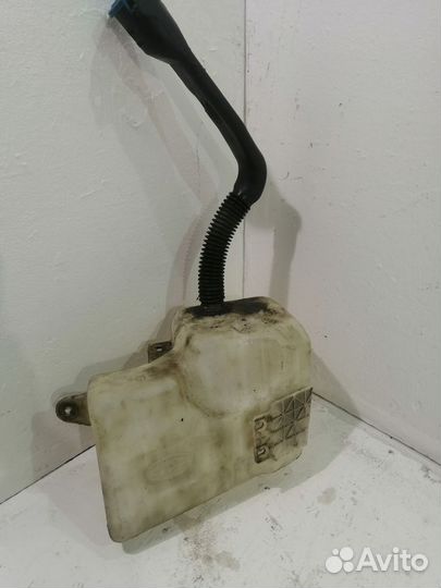 Бачок омывателя Ленд Ровер