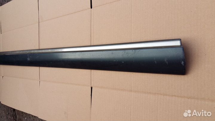 Молдинг передней левой двери Mercedes W210