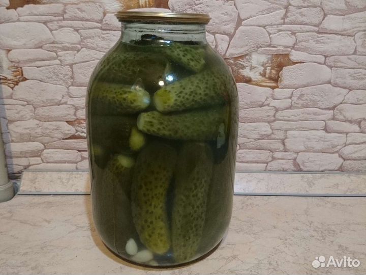 Огурцы и томаты, салаты, капуста