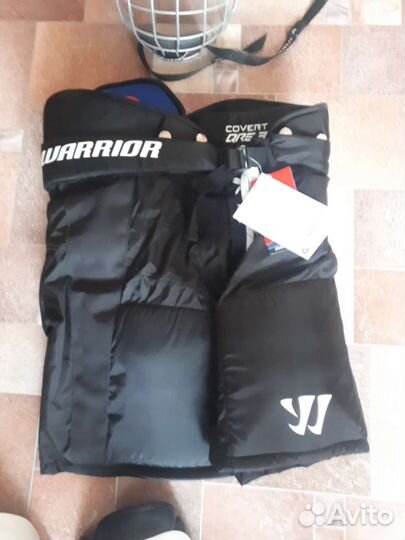 Хоккейная форма шлем, коньки, шорты