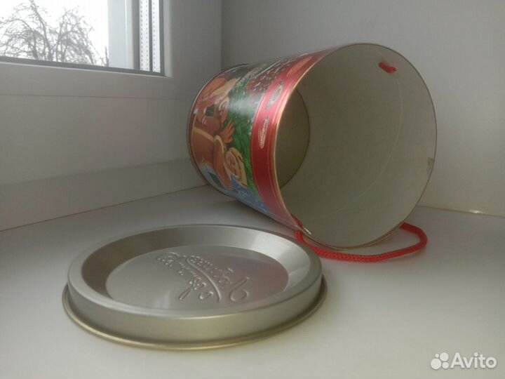Коробка (тубус) для подарочных новогодних конфет