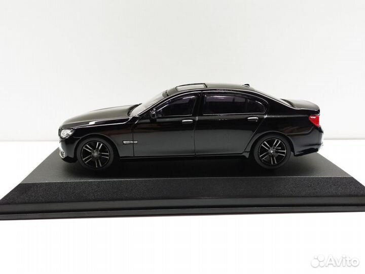 1:43 BMW 750Li