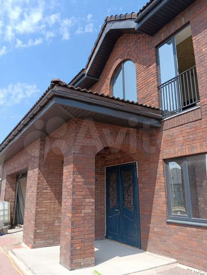 Коттедж 221 м² на участке 12 сот.