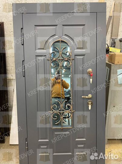 Дверь входная с терморазрывом и зеркалом