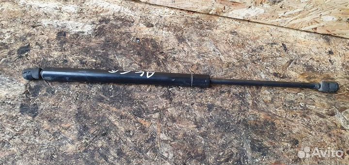 Амортизатор двери багажника Cadillac SRX 1 2003-2