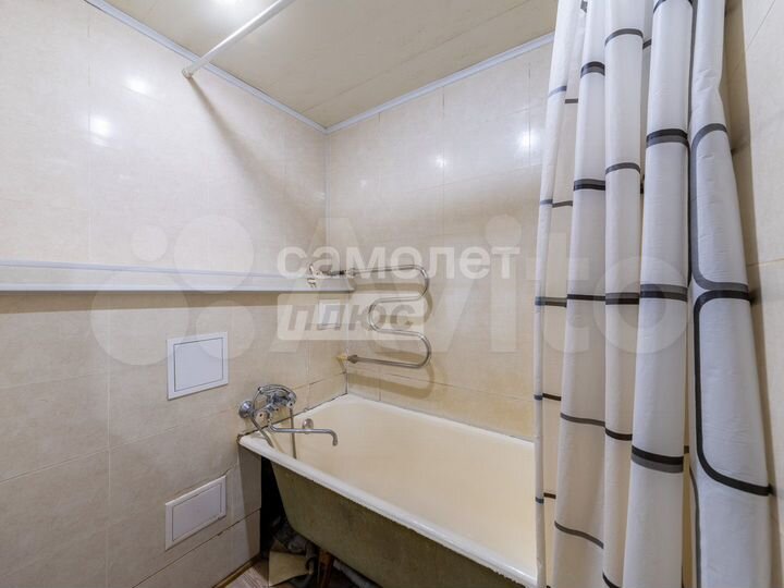 Комната 13 м² в 5-к., 4/4 эт.