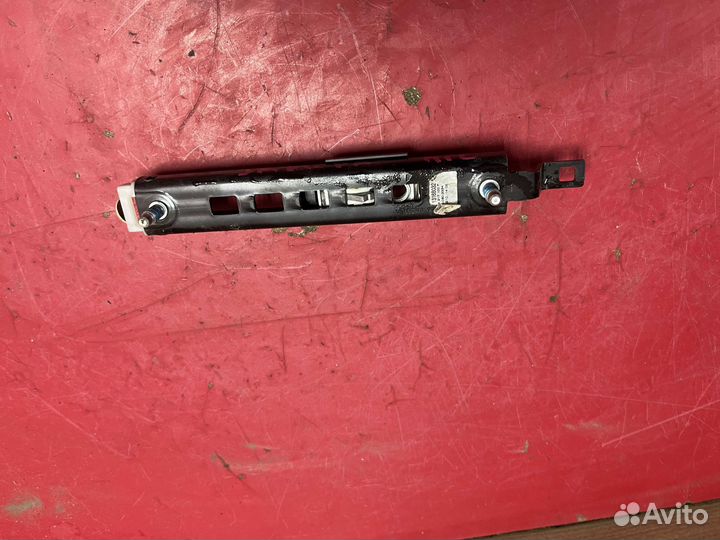 Механизм регулировки ремня безопасности Opel Zafir