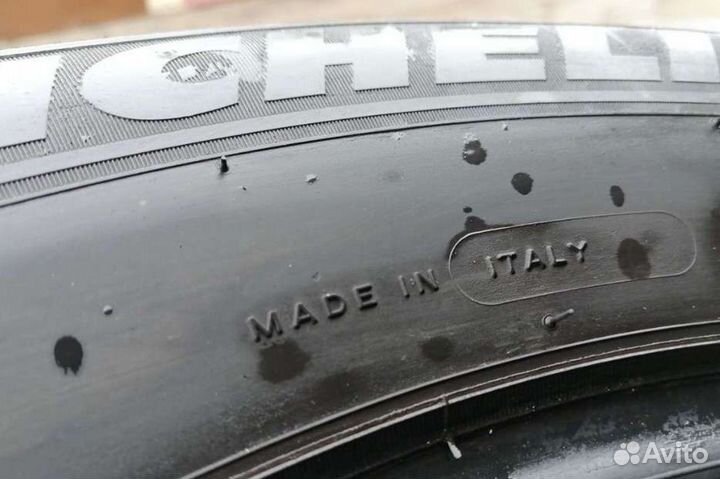 Michelin Latitude Tour 215/65 R16 98H