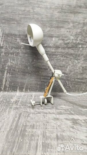 Настольная лампа