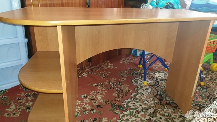 Стол компьютерный, письменный