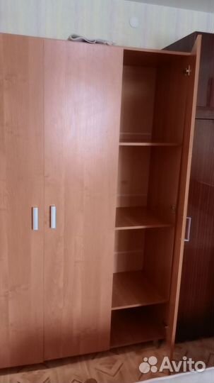 Шкаф платяной