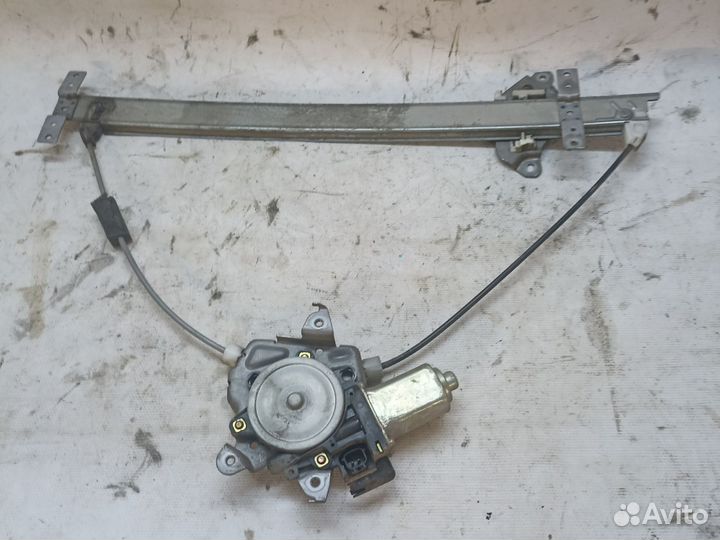 Nissan Serena c24 передний левый стеклоподьемник