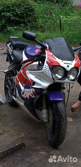 Honda cbr900rr