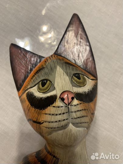Статуэтки кошечек из дерева